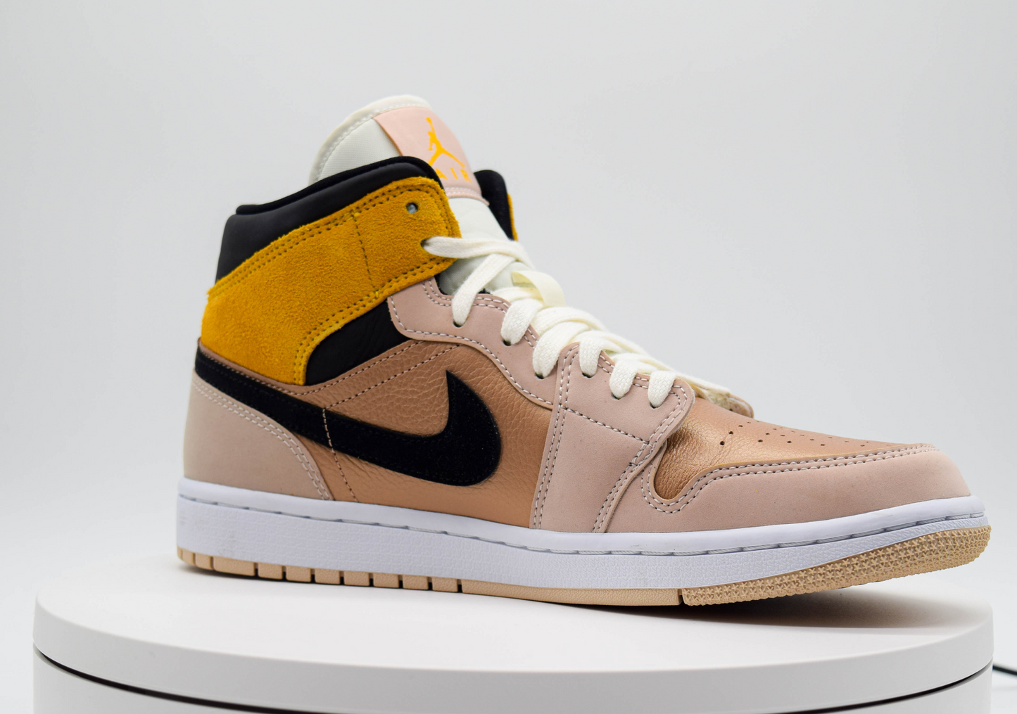 Air Jordan 1 Mid Particle Beige